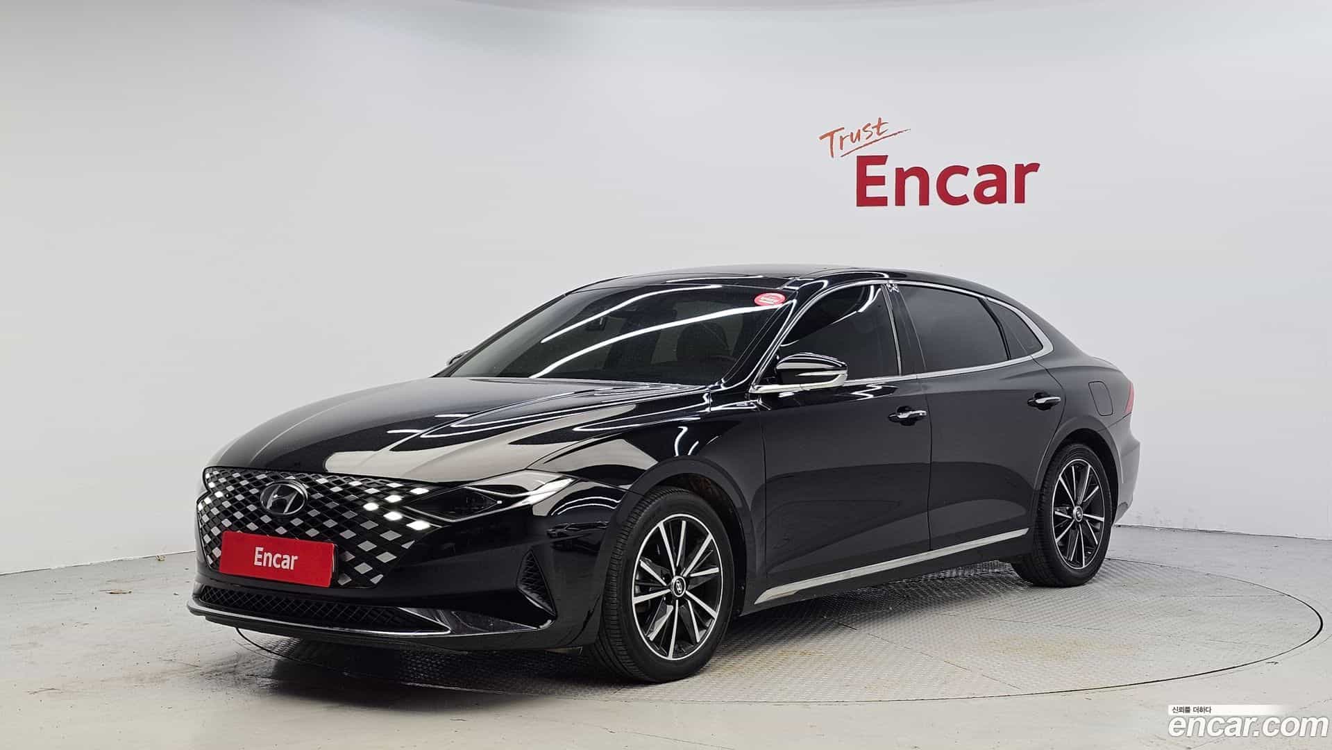 Grandeur Hyundai 2022.10-OUTER-001