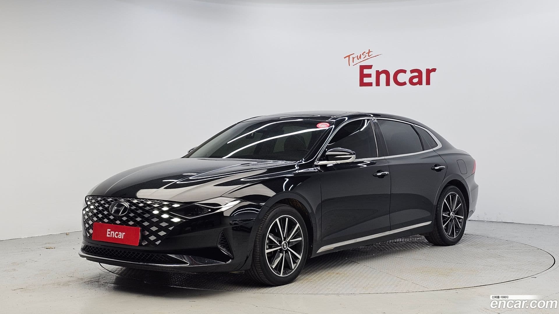 Main__Slider__Photo:Grandeur Hyundai 2022.10-0