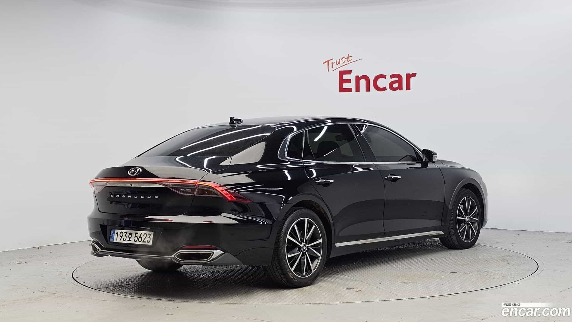 Grandeur Hyundai 2022.10-OUTER-002
