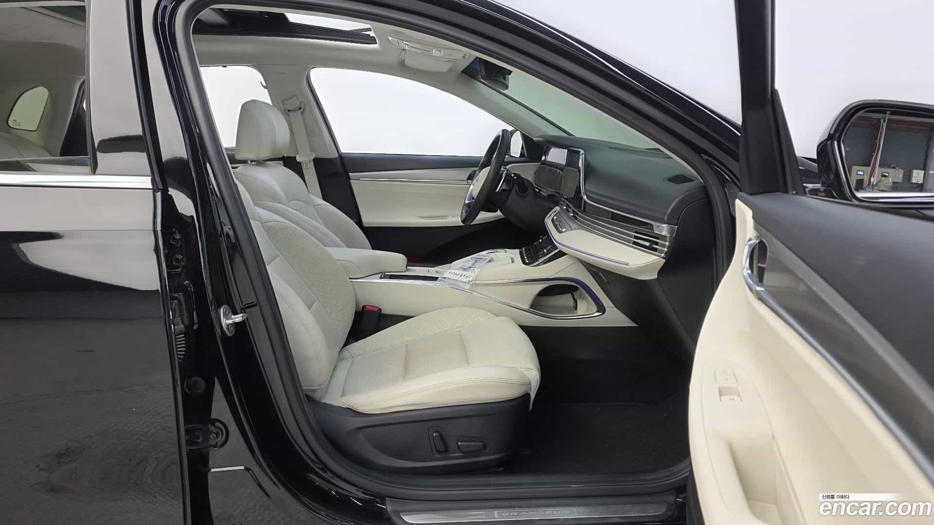 Grandeur Hyundai 2022.10-OPTION-015