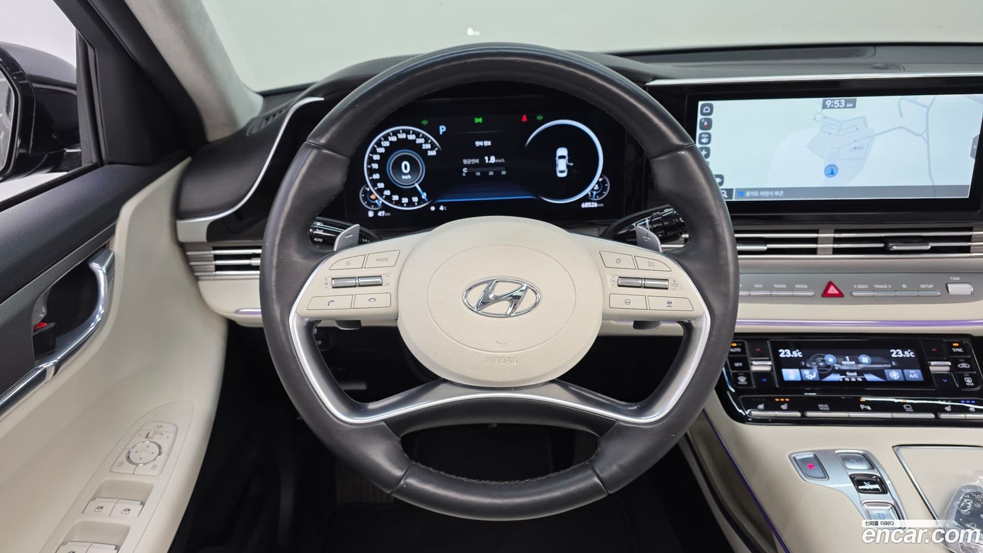 Main__Slider__Photo:Grandeur Hyundai 2022.10-12
