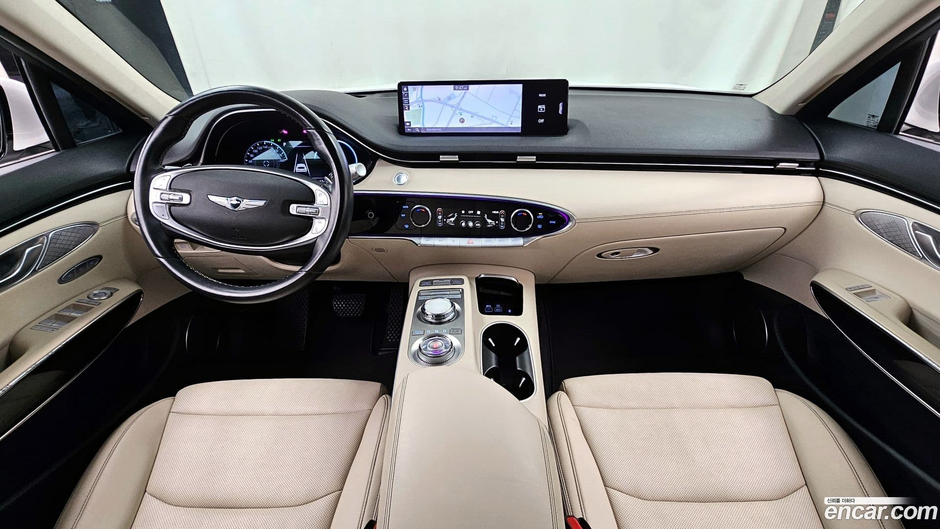 Main__Slider__Photo:GV70 Genesis 2021.1-6