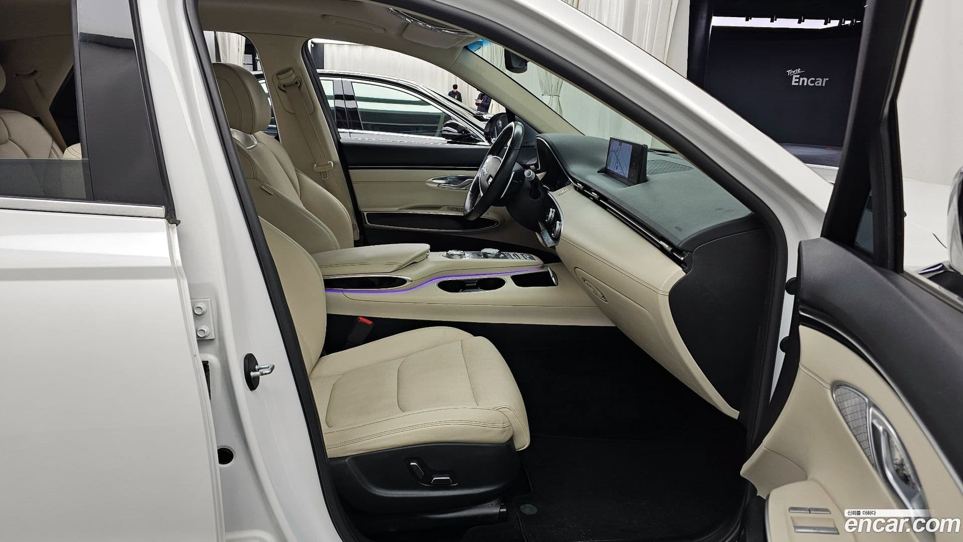 Main__Slider__Photo:GV70 Genesis 2021.1-10