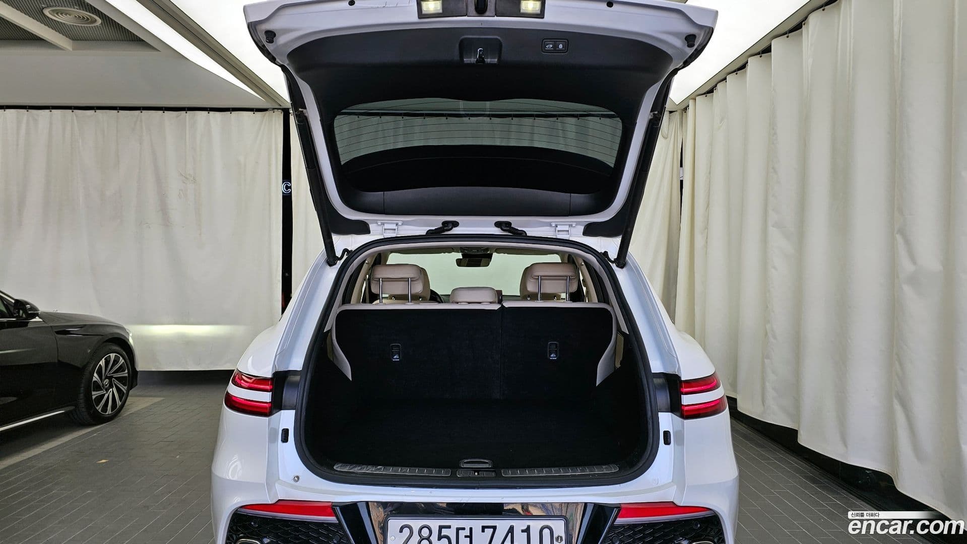 Main__Slider__Photo:GV70 Genesis 2021.1-19