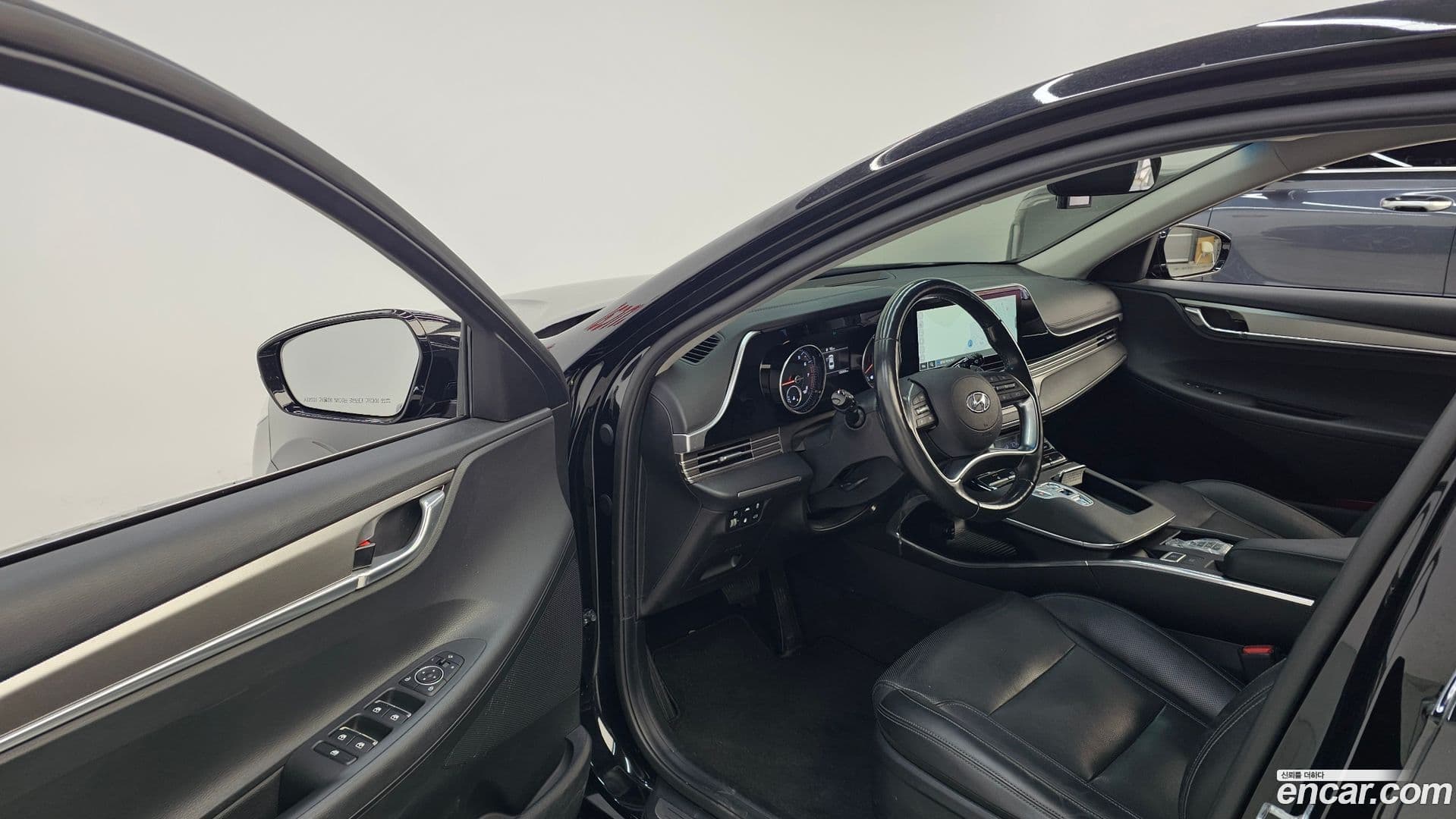 Main__Slider__Photo:Grandeur Hyundai 2020.9-9