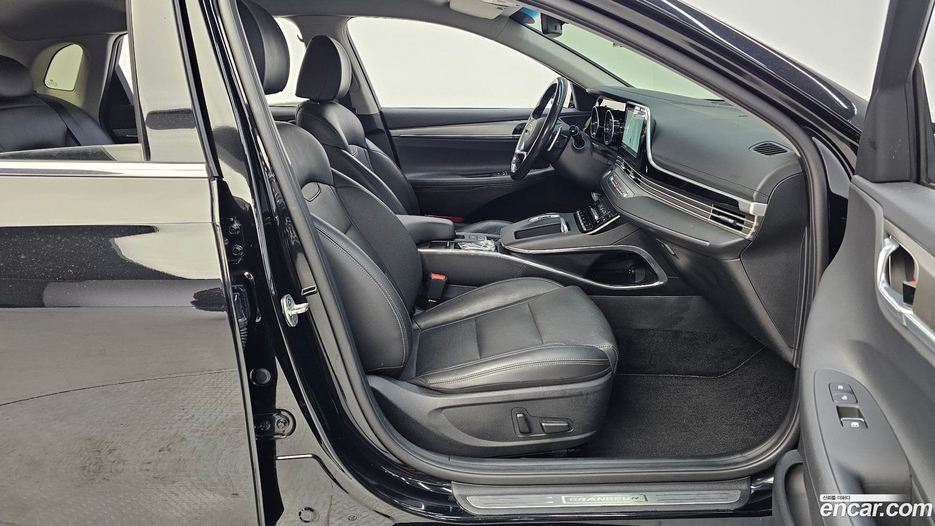 Main__Slider__Photo:Grandeur Hyundai 2020.9-10