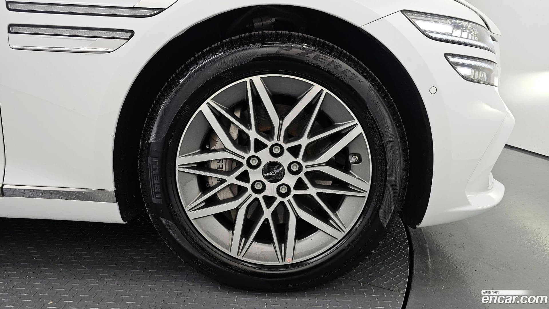 Main__Slider__Photo:G80 Genesis 2025.5-4