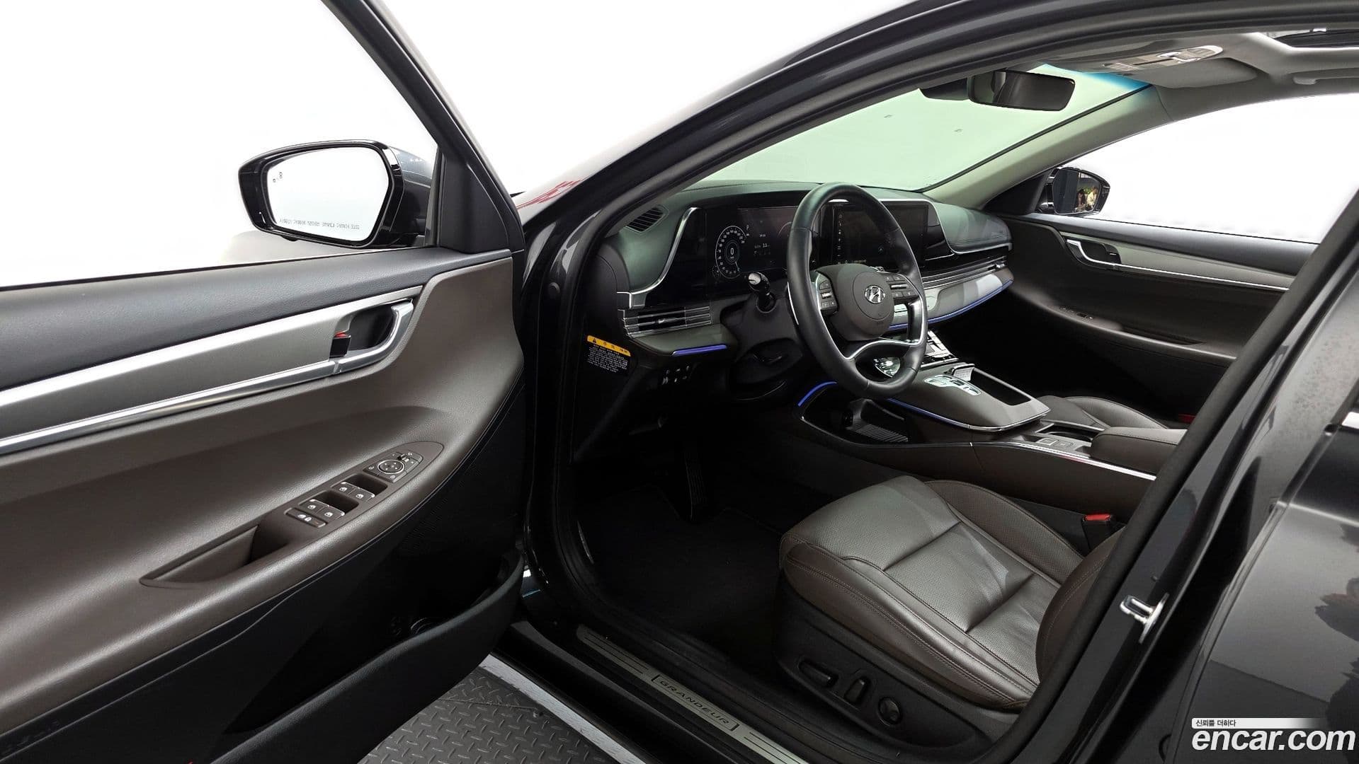 Main__Slider__Photo:Grandeur Hyundai 2020.2-9