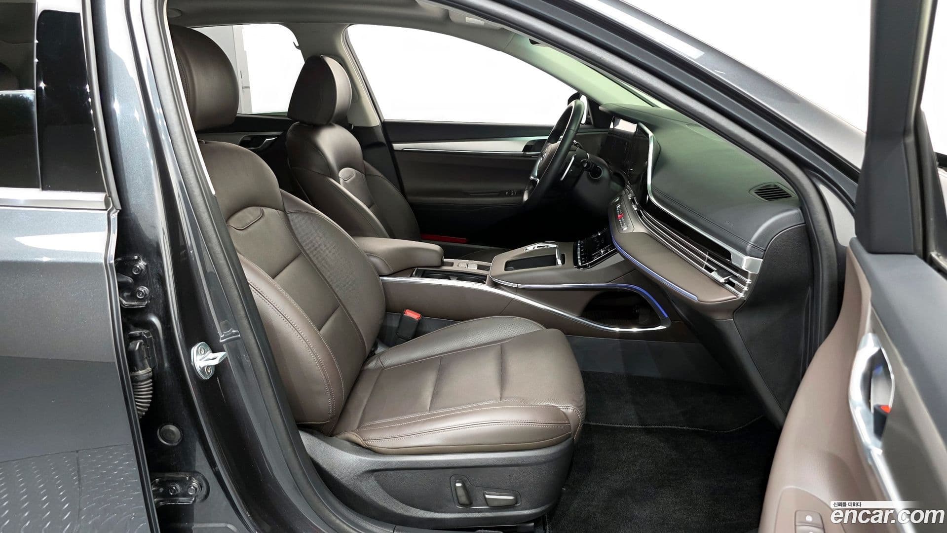 Main__Slider__Photo:Grandeur Hyundai 2020.2-10