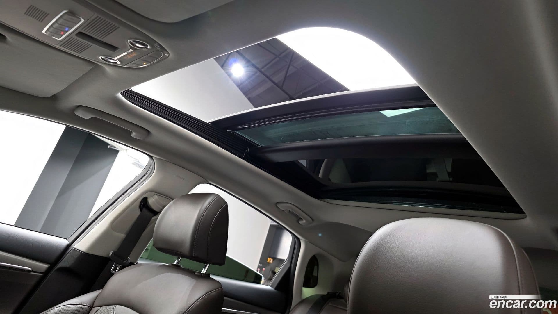 Main__Slider__Photo:Grandeur Hyundai 2020.2-17