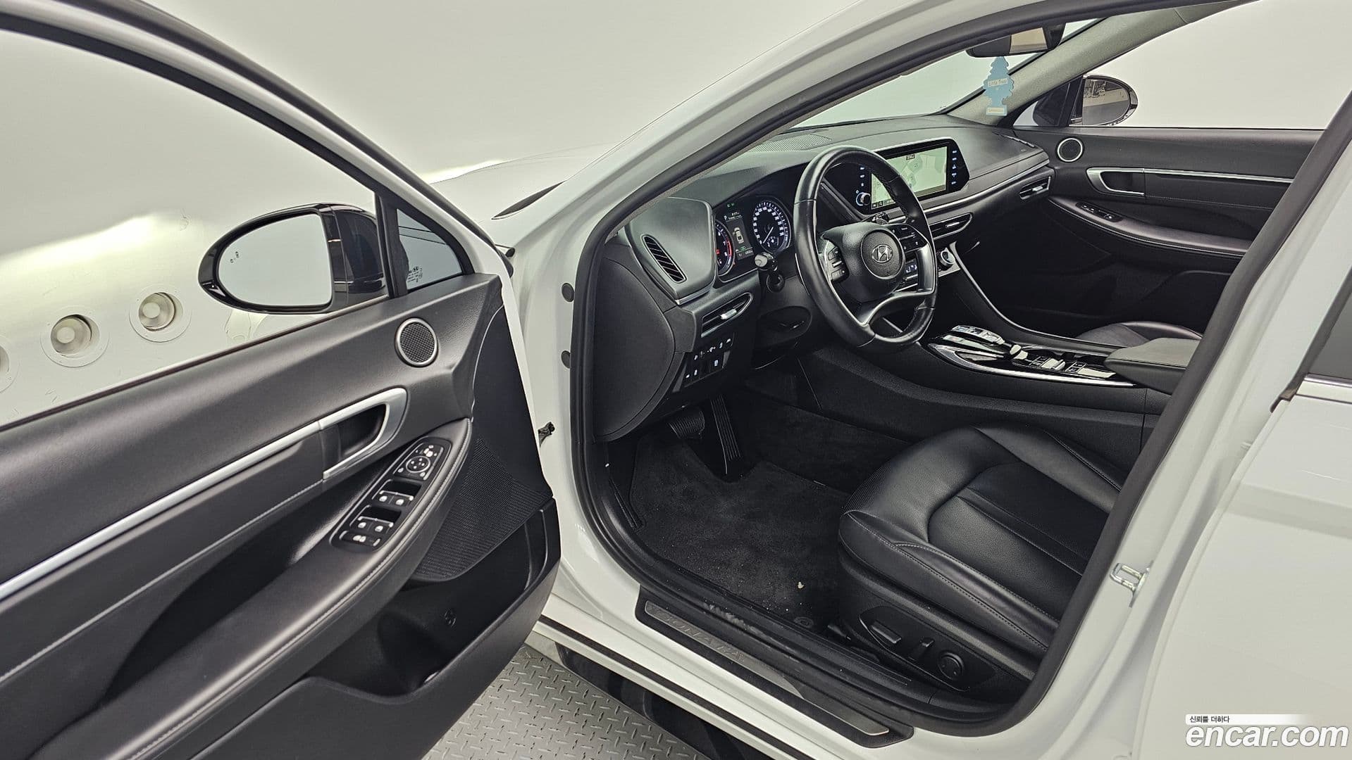 Main__Slider__Photo:Sonata Hyundai 2021.9-9