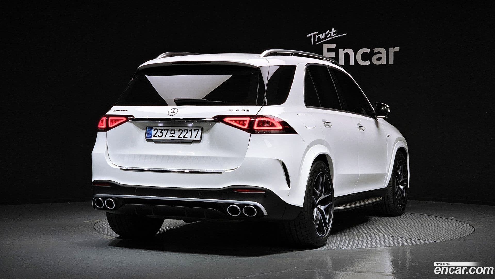 Main__Slider__Photo:GLE-Class Mercedes-Benz 2023.6-1