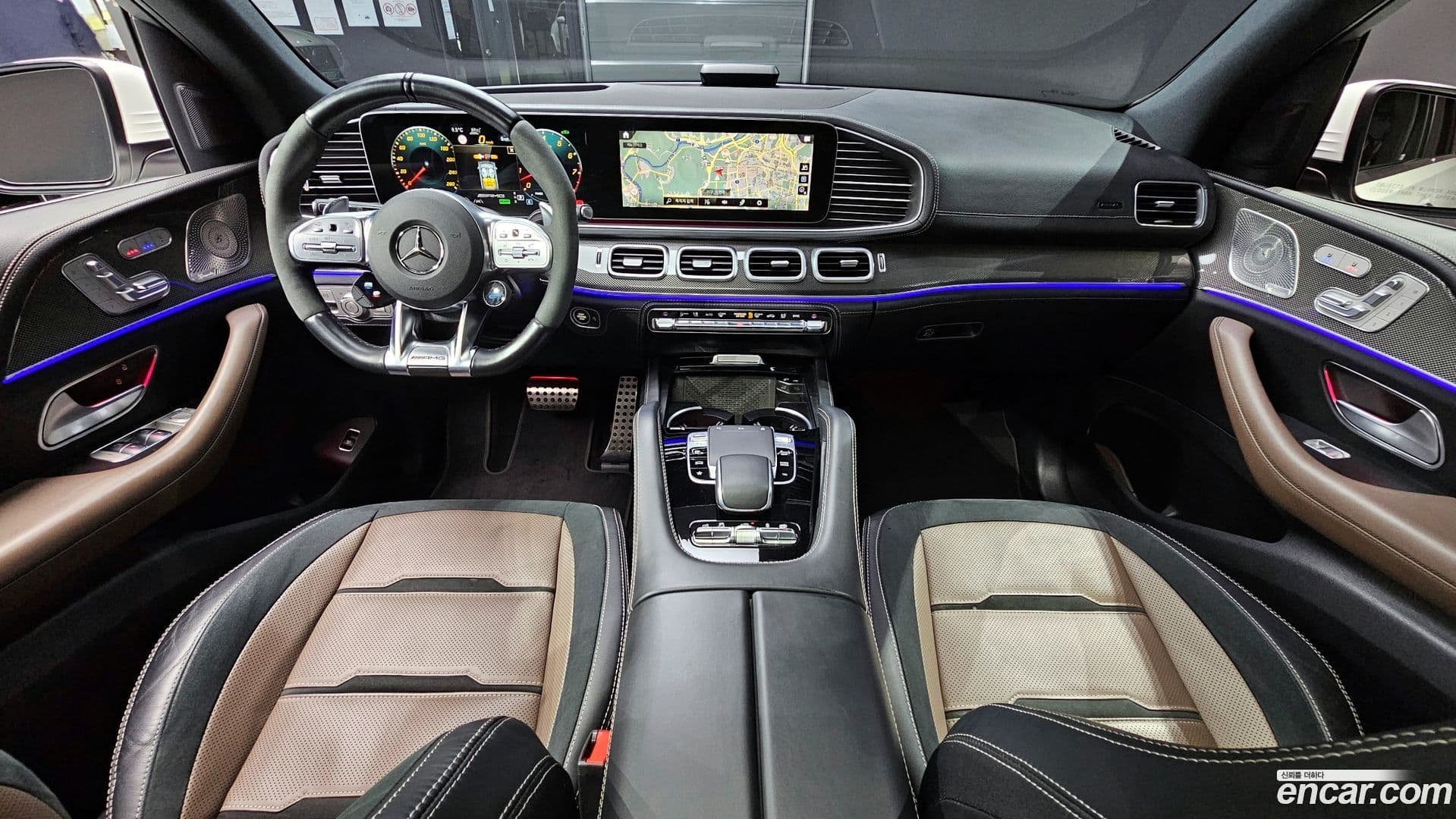 Main__Slider__Photo:GLE-Class Mercedes-Benz 2023.6-6