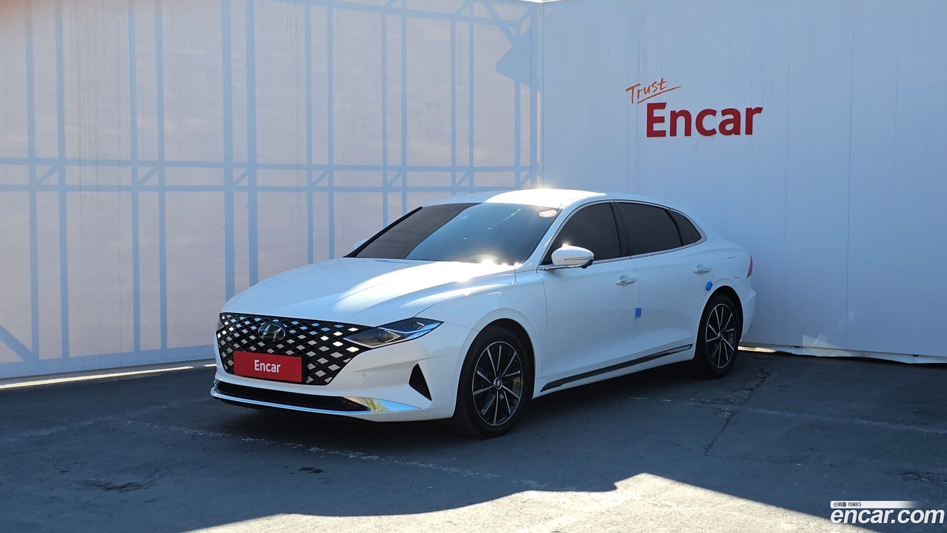 Main__Slider__Photo:Grandeur Hyundai 2022.0-0