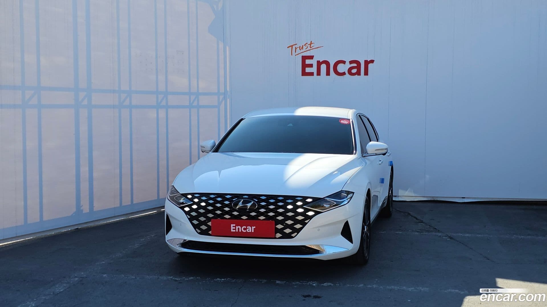 Main__Slider__Photo:Grandeur Hyundai 2022.0-2