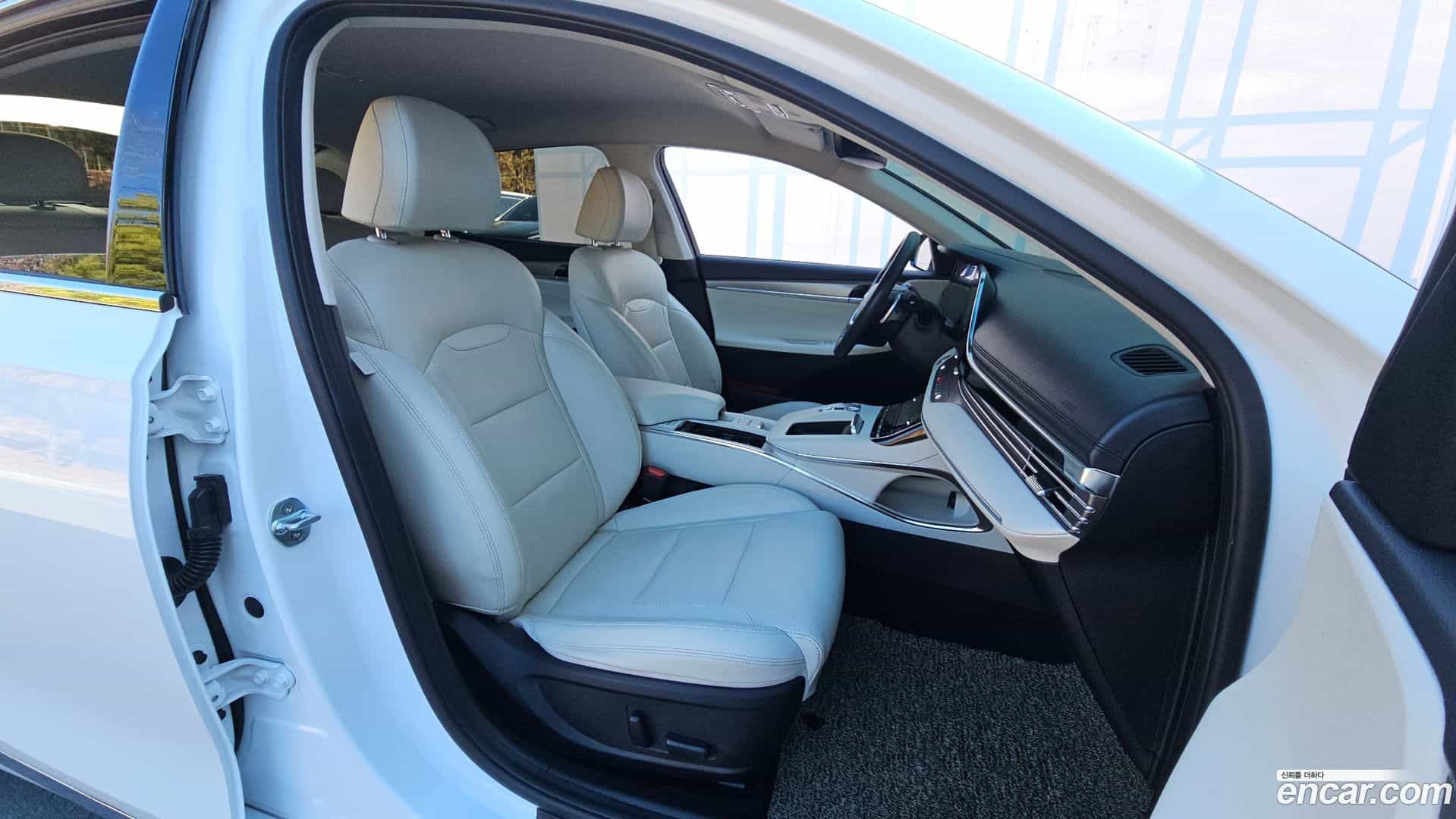 Grandeur Hyundai 2022.0-OPTION-015