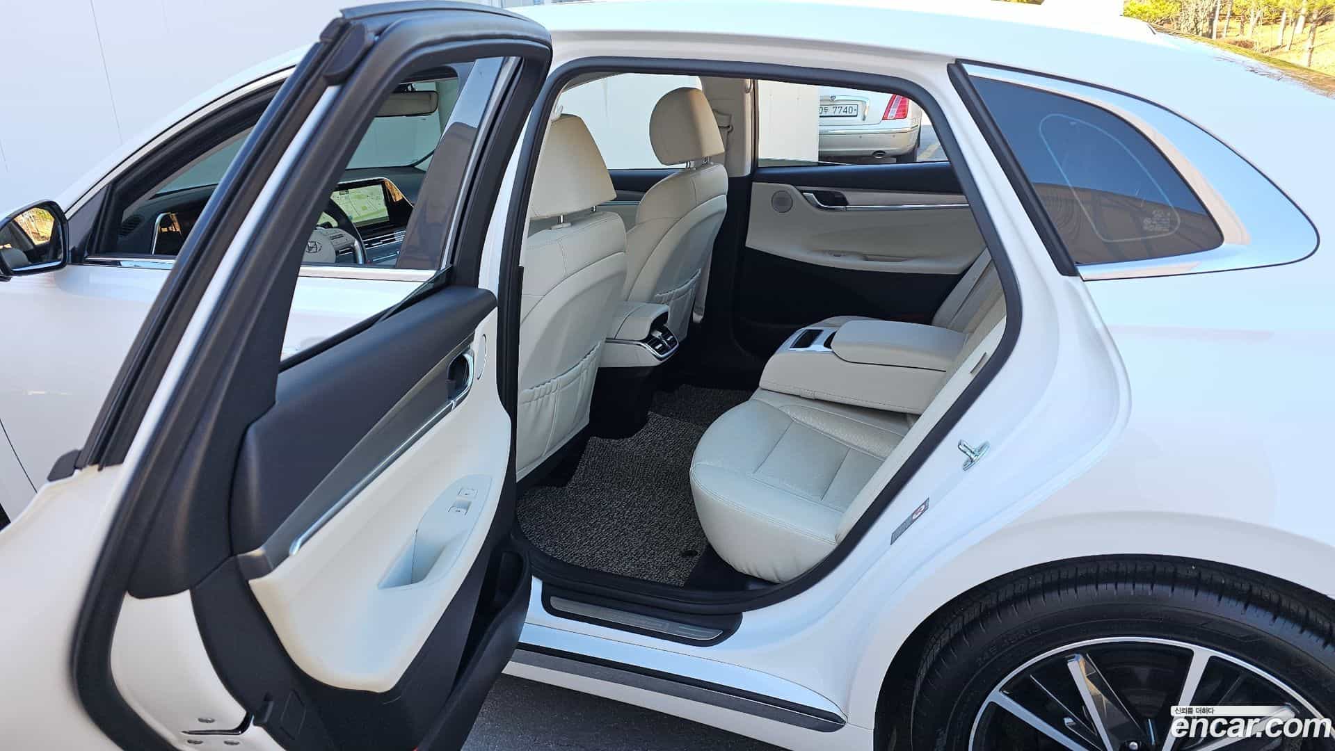 Grandeur Hyundai 2022.0-OPTION-016