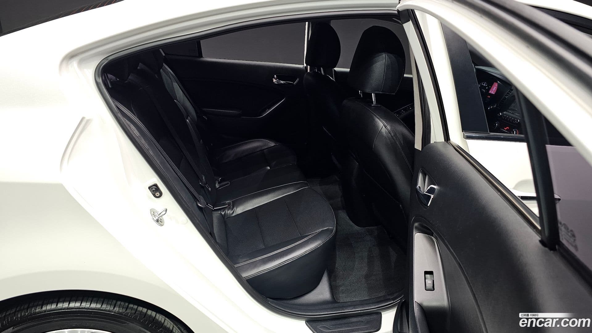 Main__Slider__Photo:K3 Kia 2012.9-10