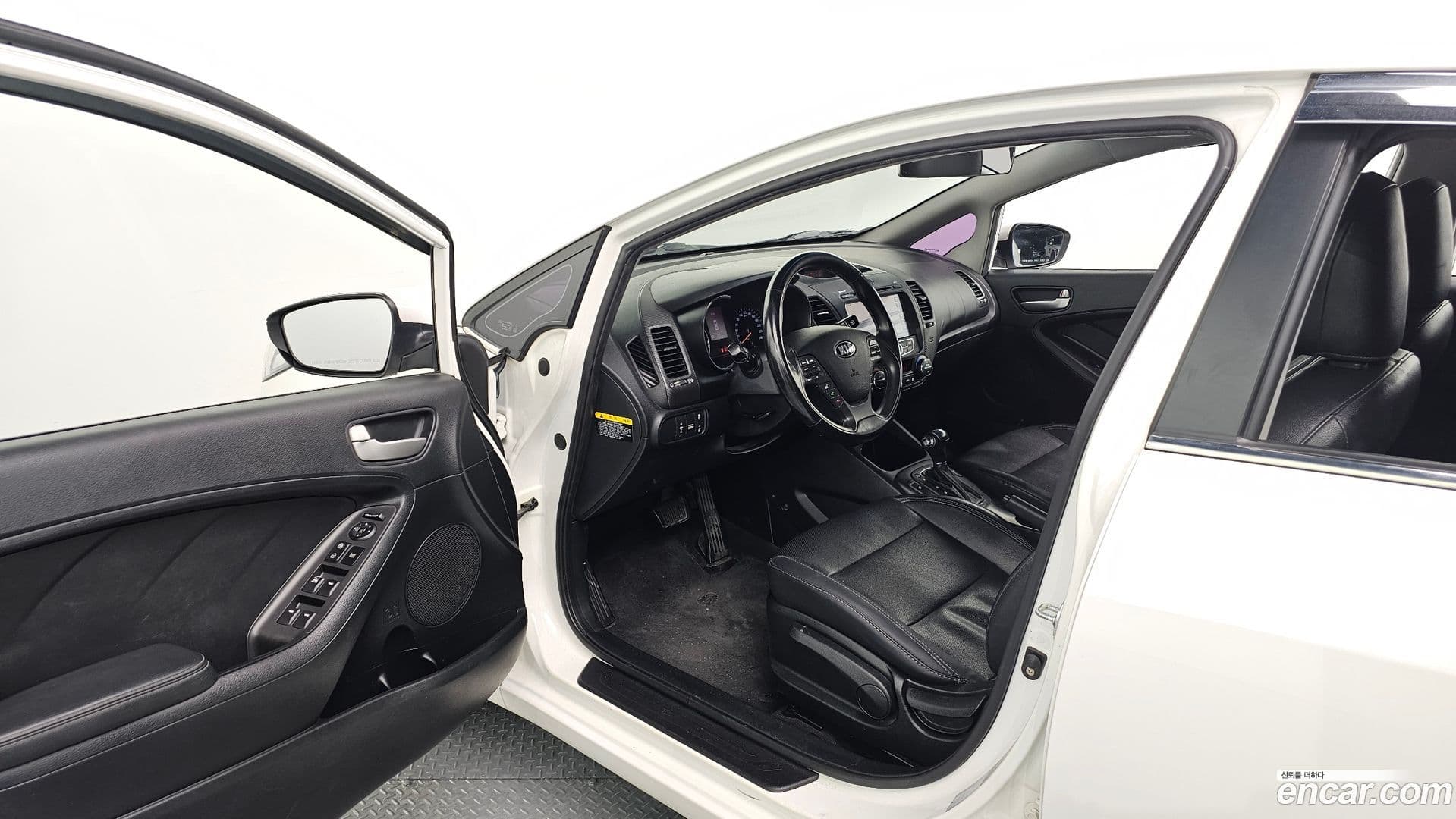 Main__Slider__Photo:K3 Kia 2014.4-9