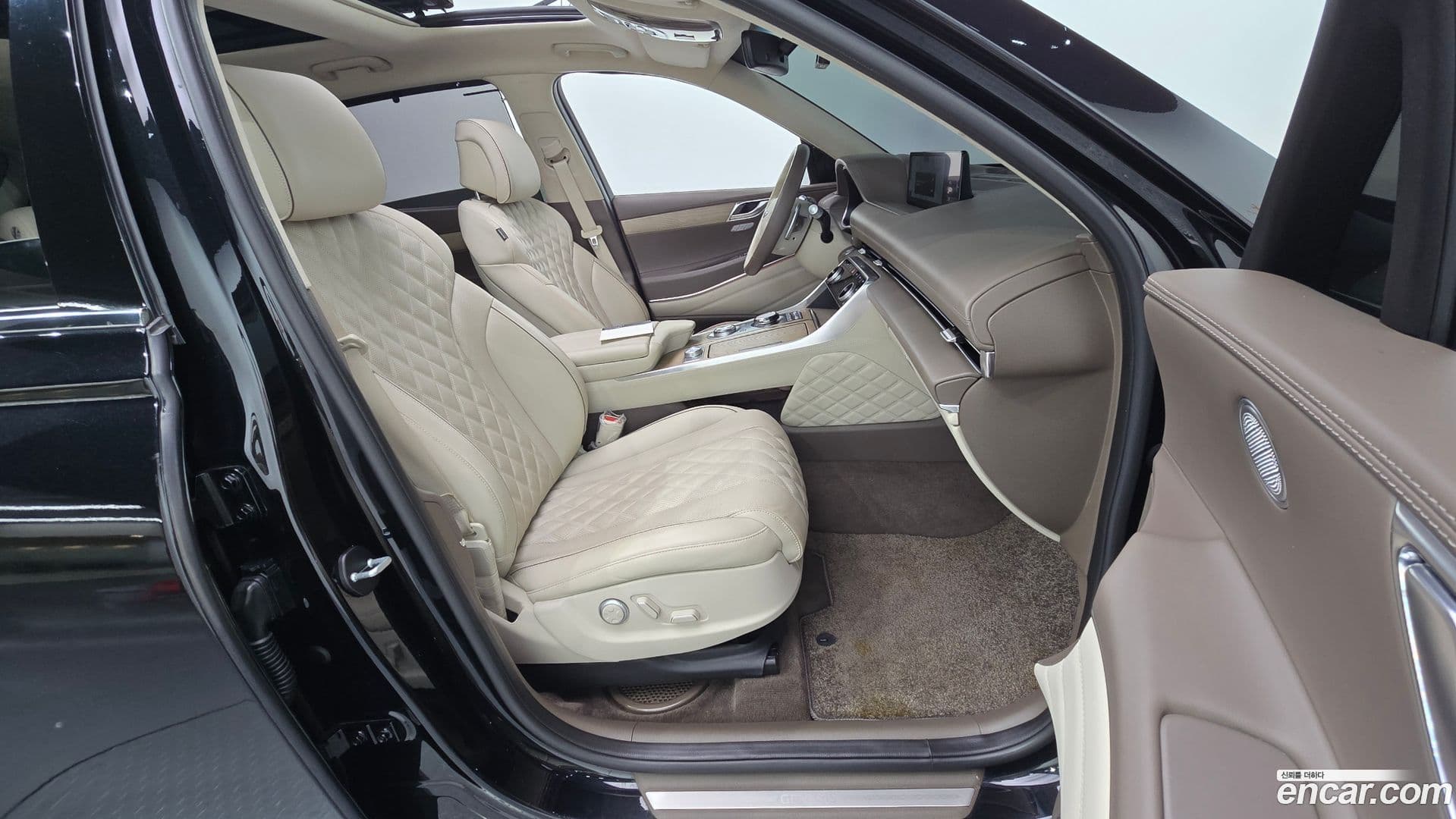 Main__Slider__Photo:GV80 Genesis 2023.5-10