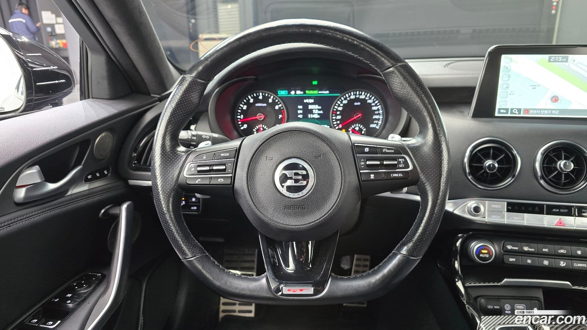 Main__Slider__Photo:Stinger Kia 2019.5-12