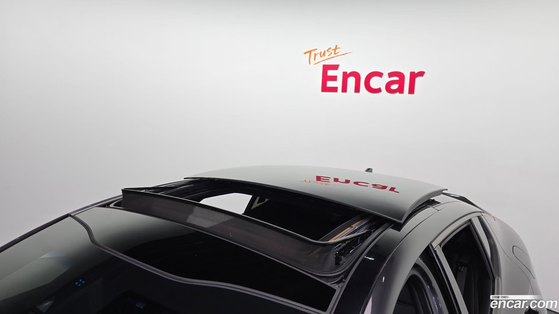 Main__Slider__Photo:Stinger Kia 2019.5-19