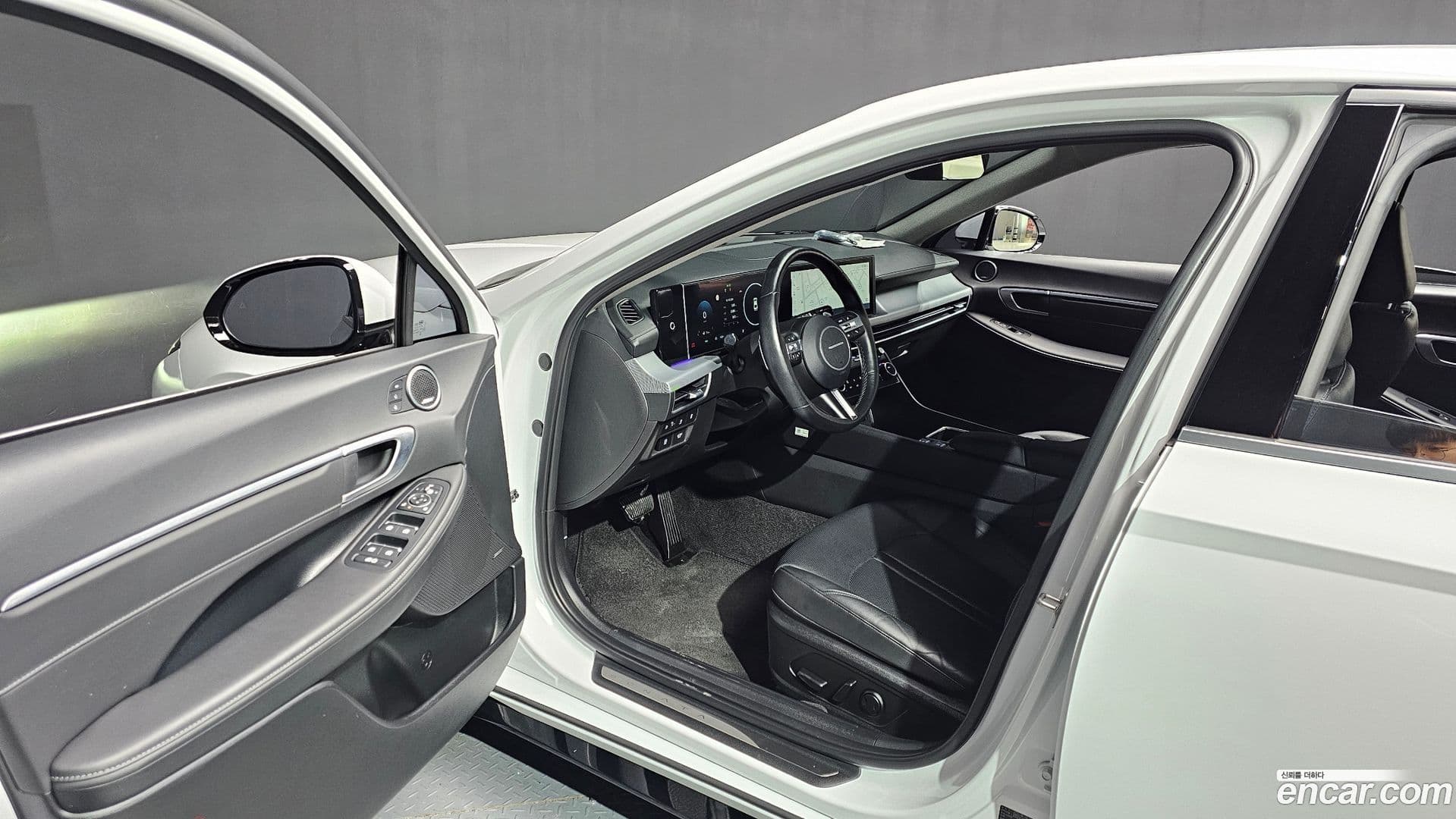 Main__Slider__Photo:Sonata Hyundai 2023.6-9