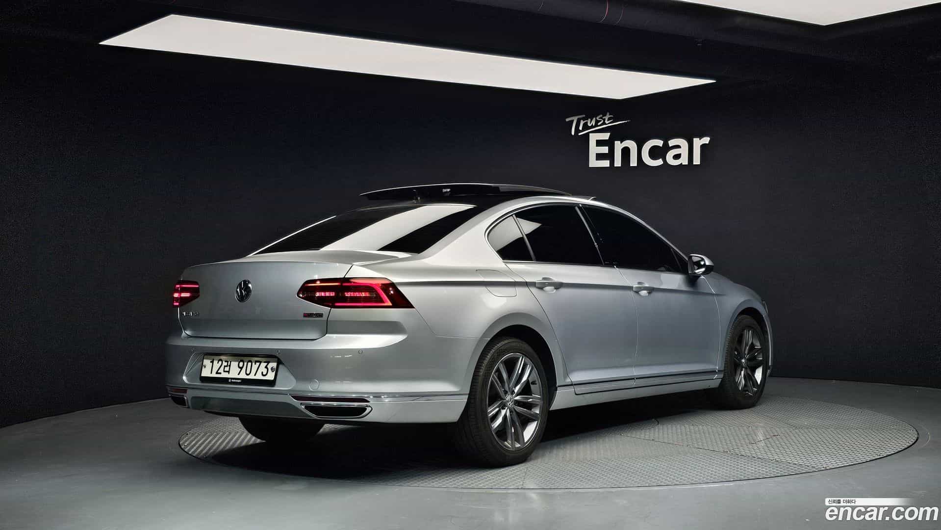 Passat Volkswagen 2018.10-OUTER-002