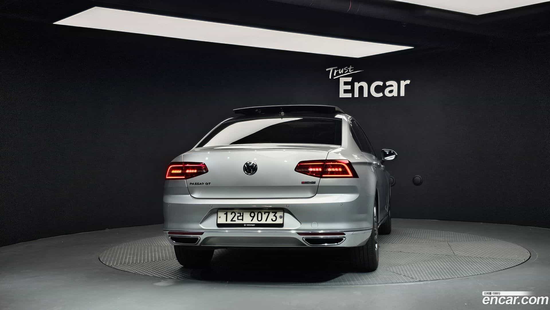 Passat Volkswagen 2018.10-OUTER-004