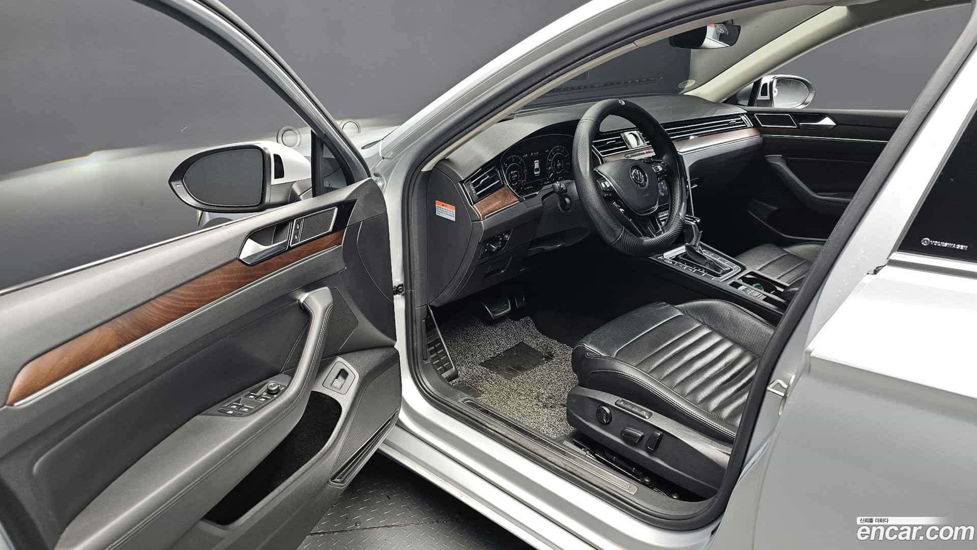 Passat Volkswagen 2018.10-OPTION-015