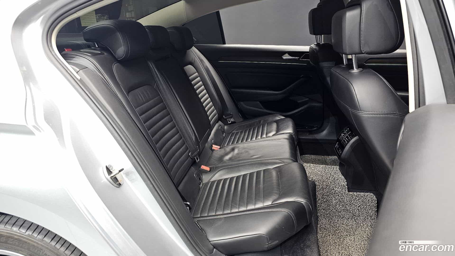 Passat Volkswagen 2018.10-OPTION-016