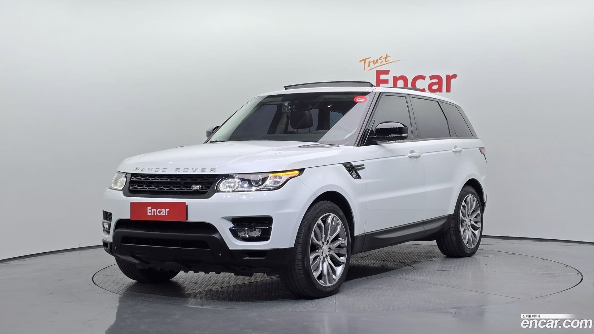 Main__Slider__Photo:Range Rover Sport Land Rover 2014.5-0