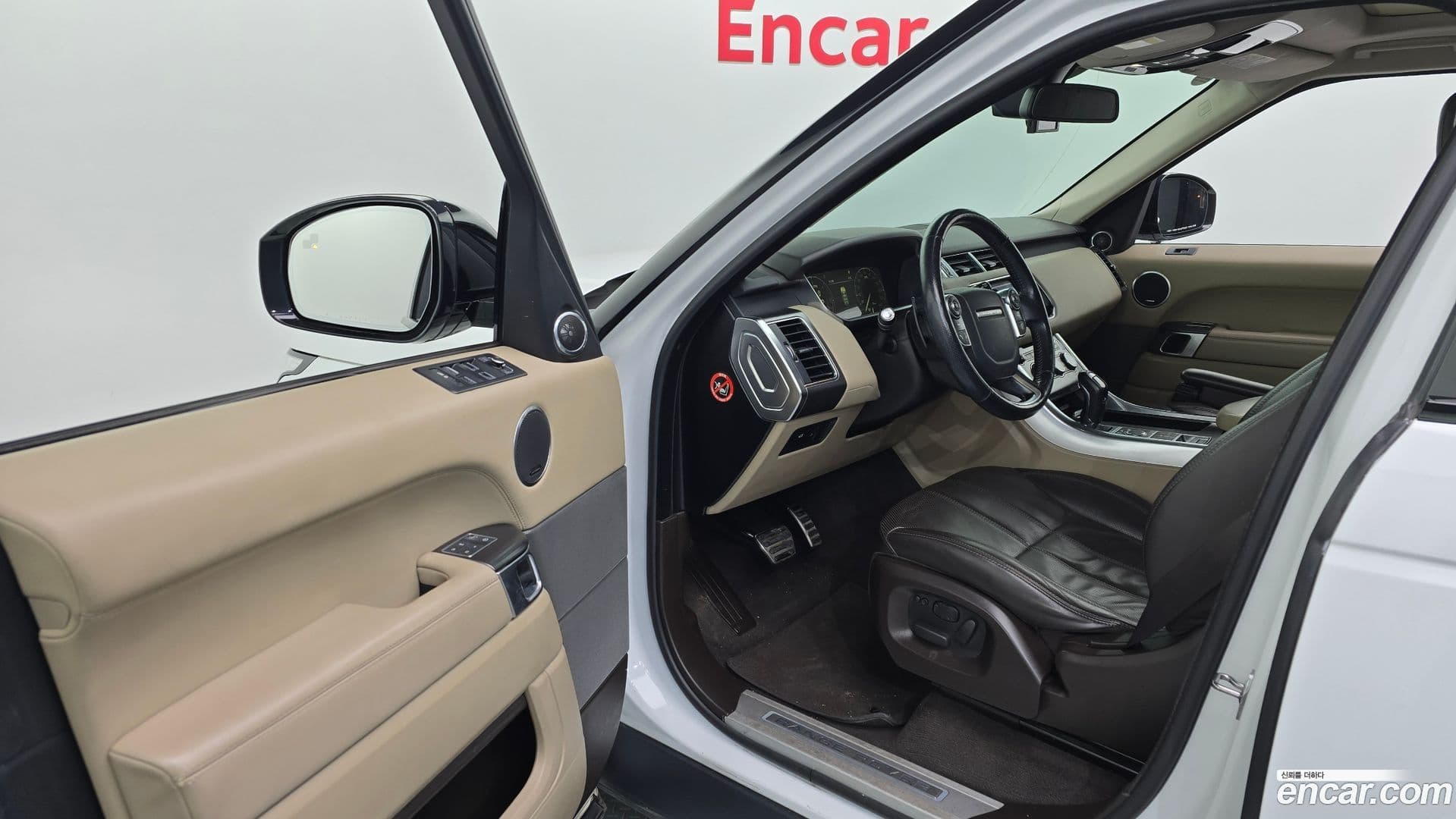 Main__Slider__Photo:Range Rover Sport Land Rover 2014.5-9