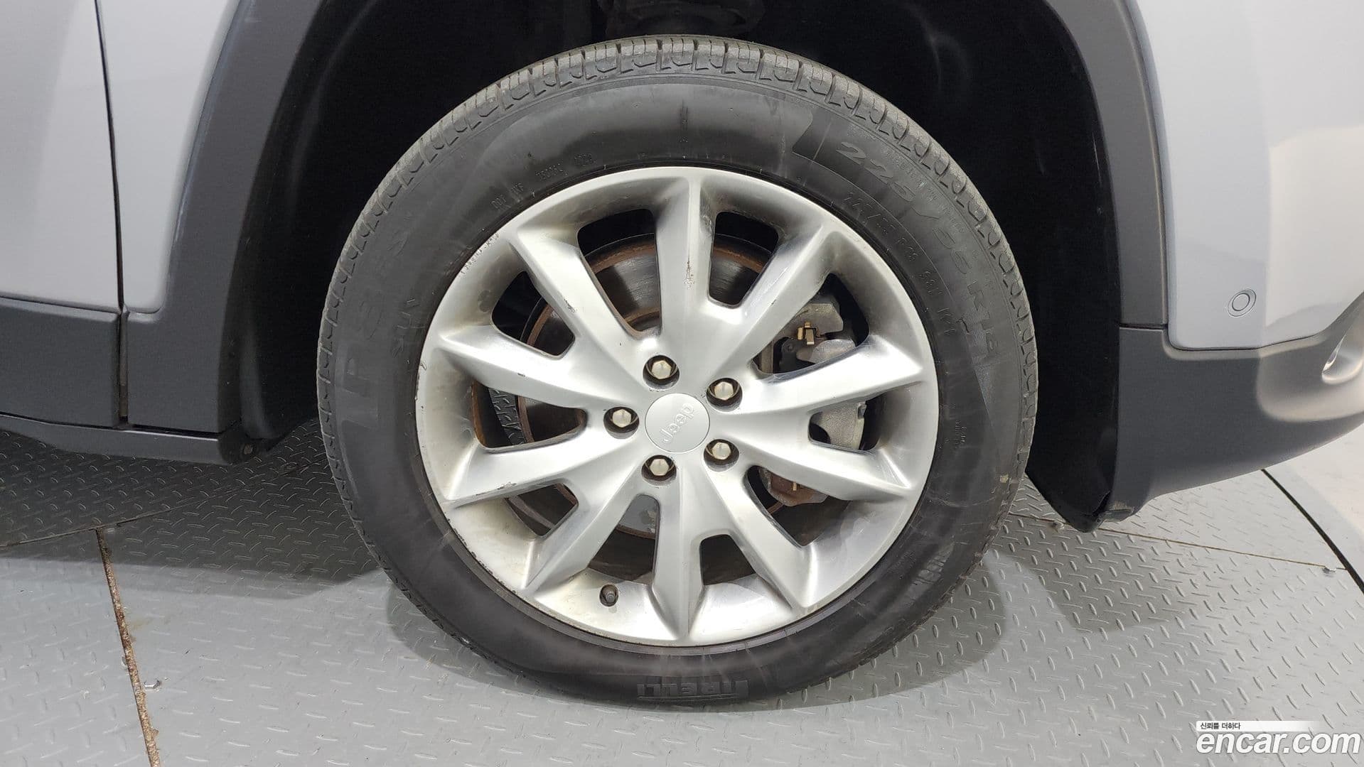 Main__Slider__Photo:Cherokee Jeep 2018.2-4