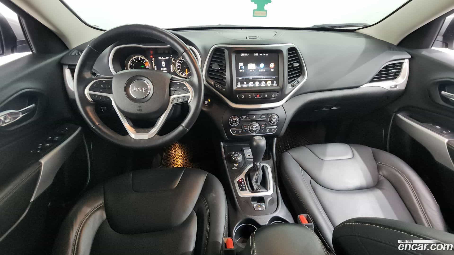 Cherokee Jeep 2018.2-INNER-007