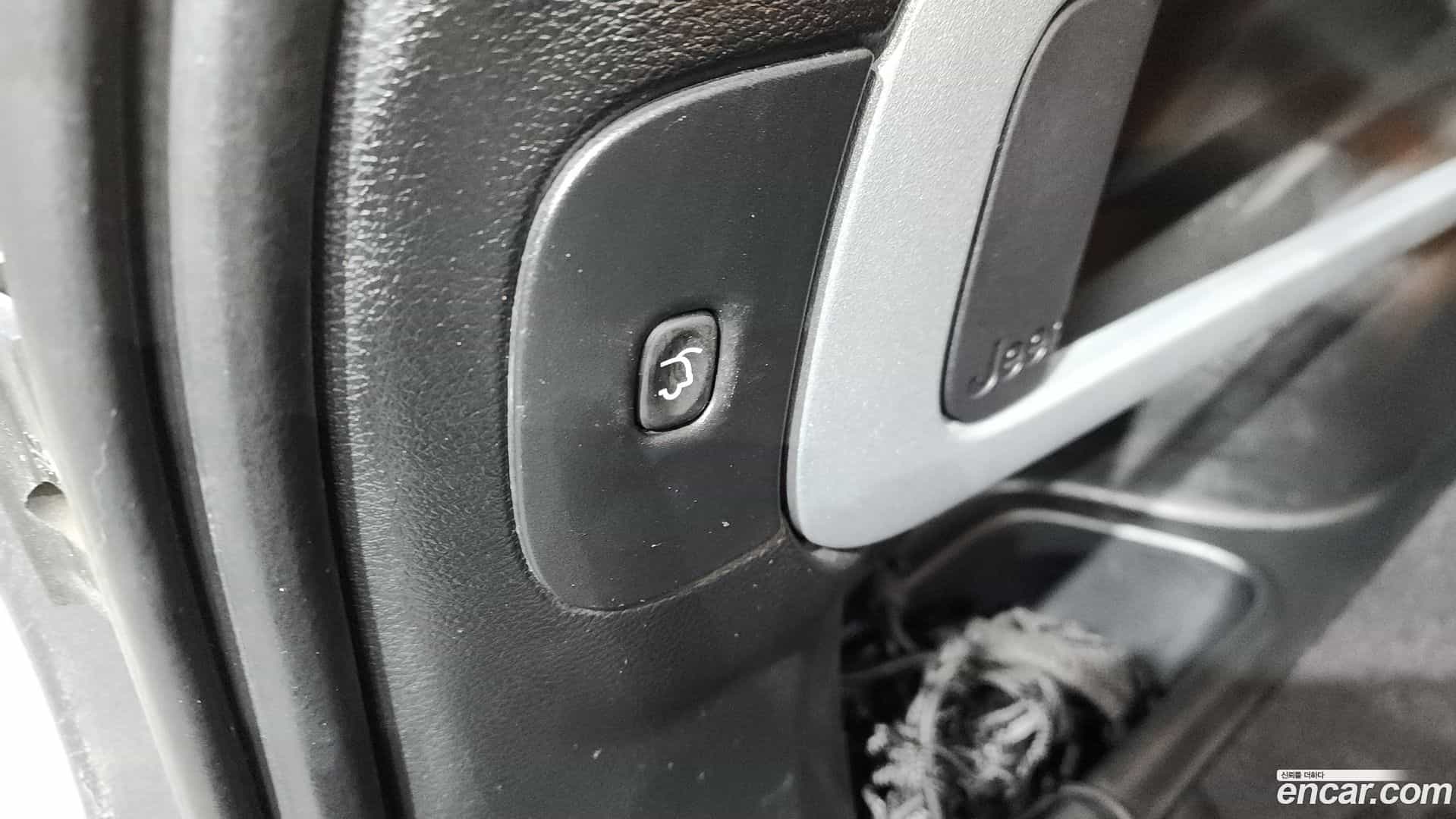 Cherokee Jeep 2018.2-OPTION-024