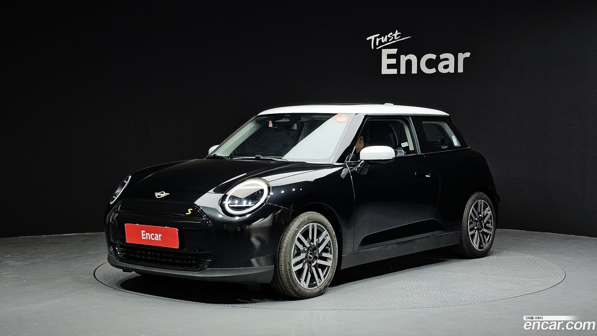 Main__Slider__Photo:Cooper Mini 2024.11-2