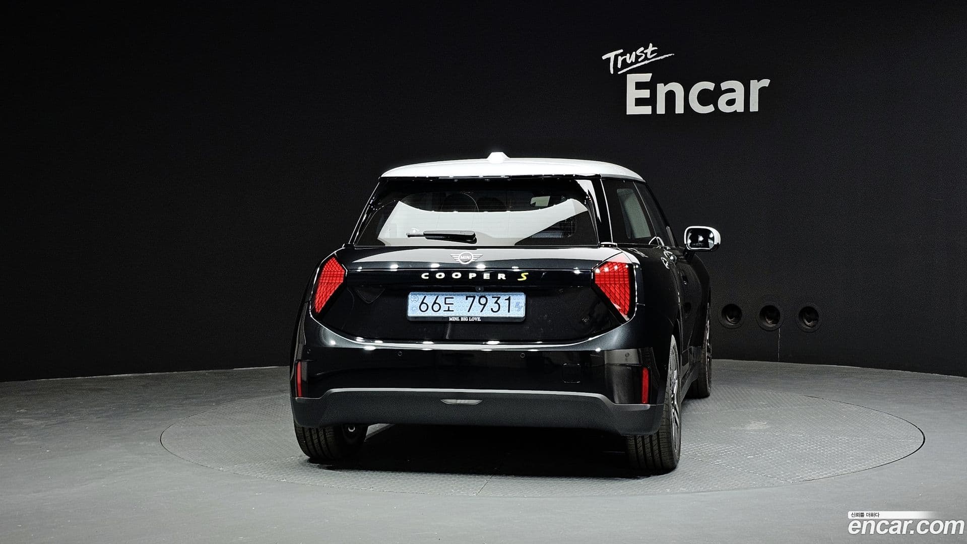 Main__Slider__Photo:Cooper Mini 2024.11-3