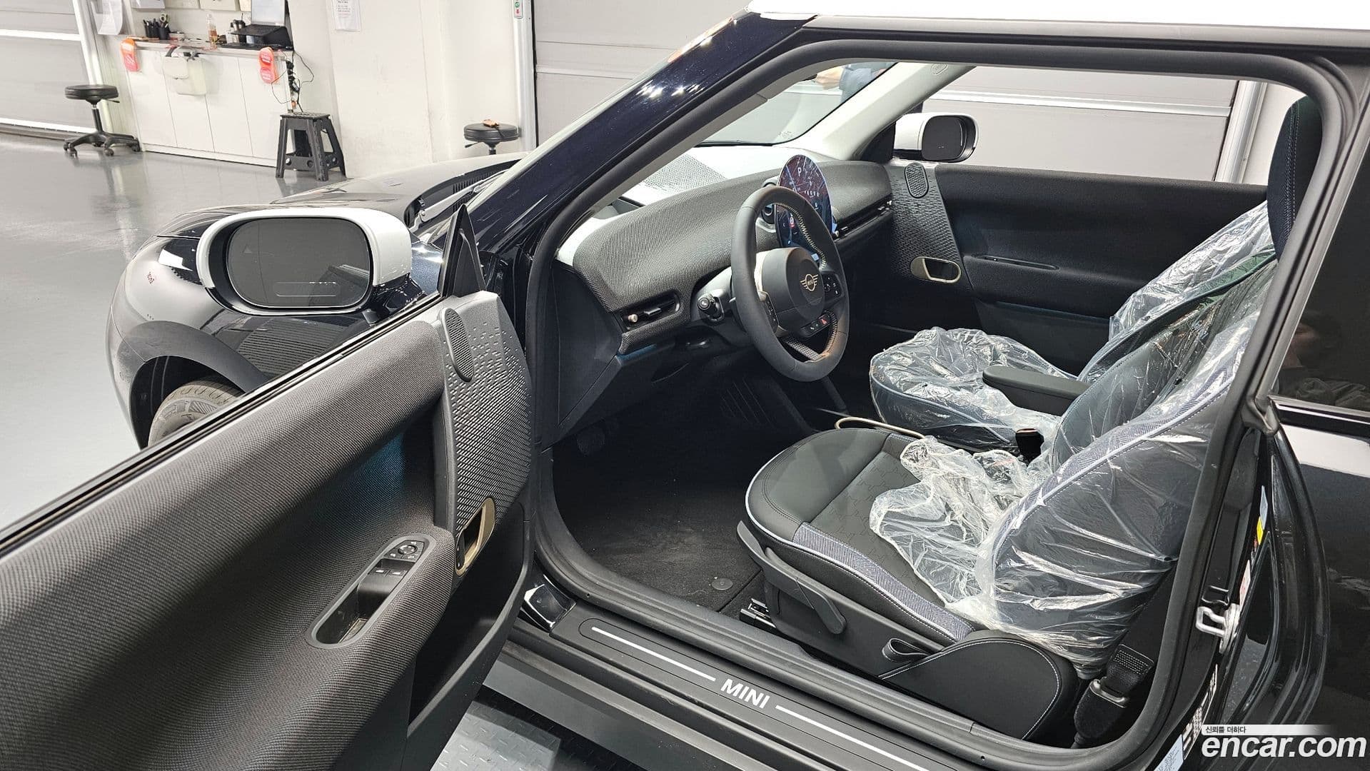 Main__Slider__Photo:Cooper Mini 2024.11-9