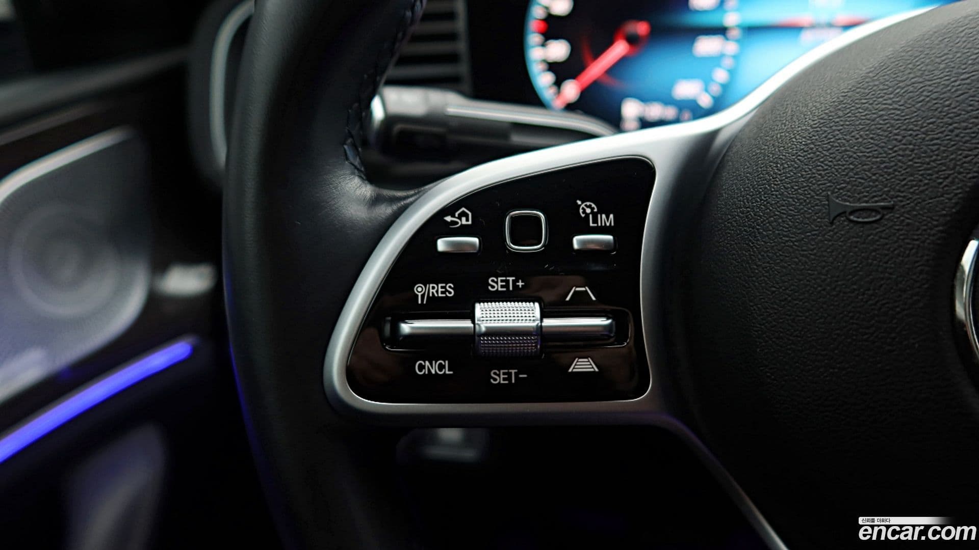 Main__Slider__Photo:GLE-Class Mercedes-Benz 2020.9-11