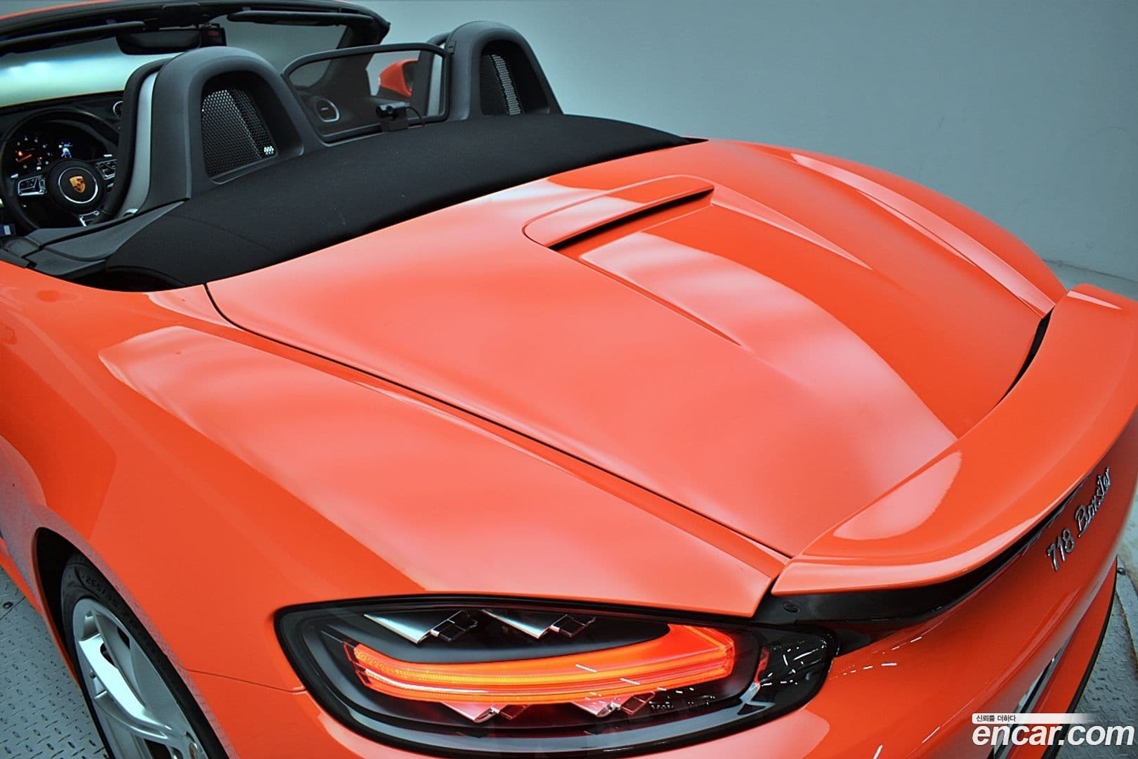 Main__Slider__Photo:718 Porsche 2019.3-4