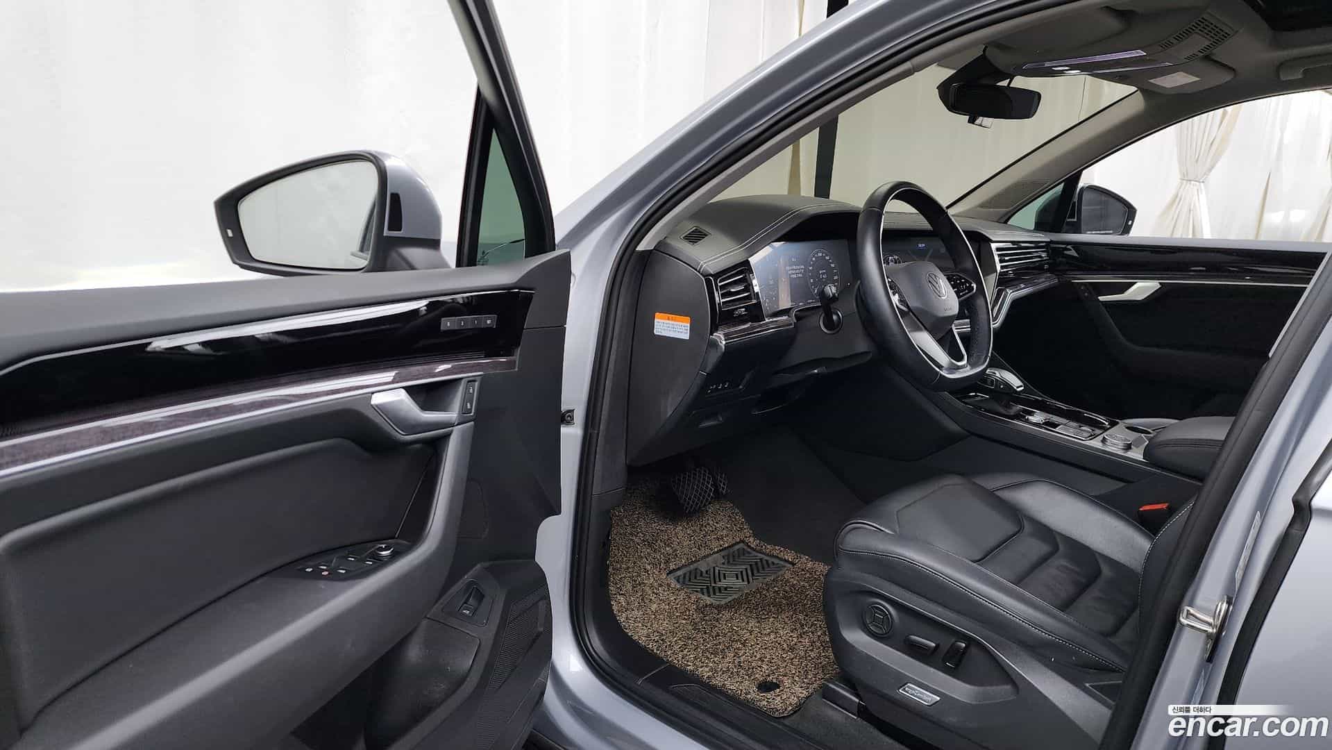 Touareg Volkswagen 2020.11-INNER-010