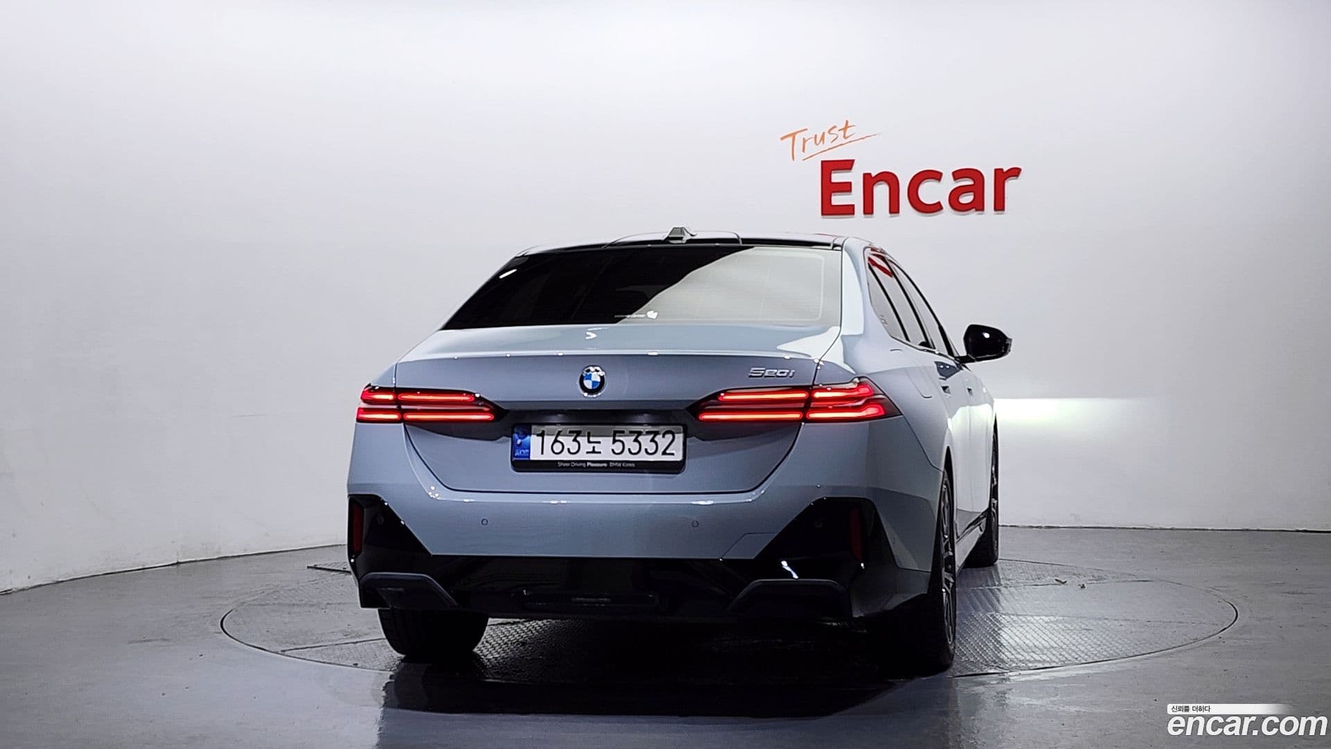 Main__Slider__Photo:5-Series BMW 2023.10-3