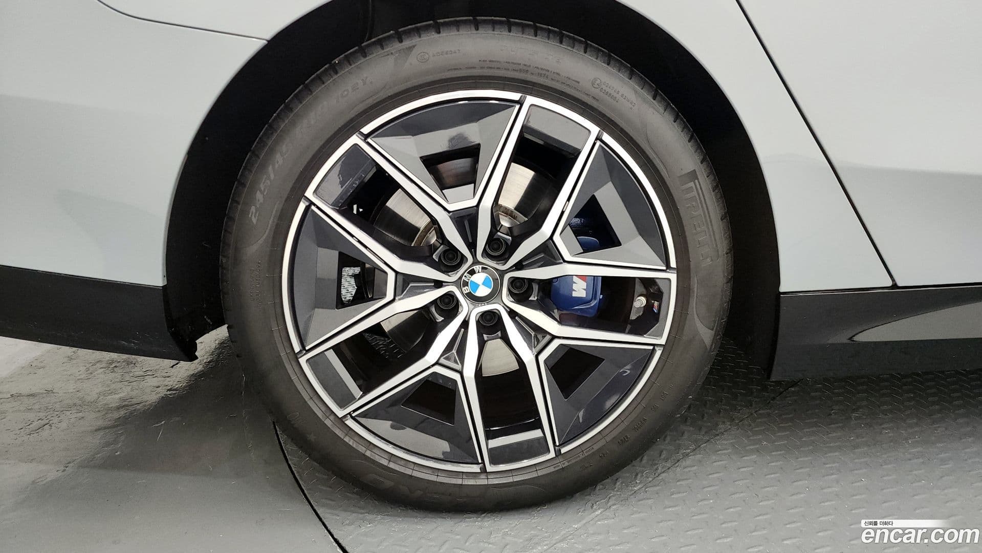 Main__Slider__Photo:5-Series BMW 2023.10-4