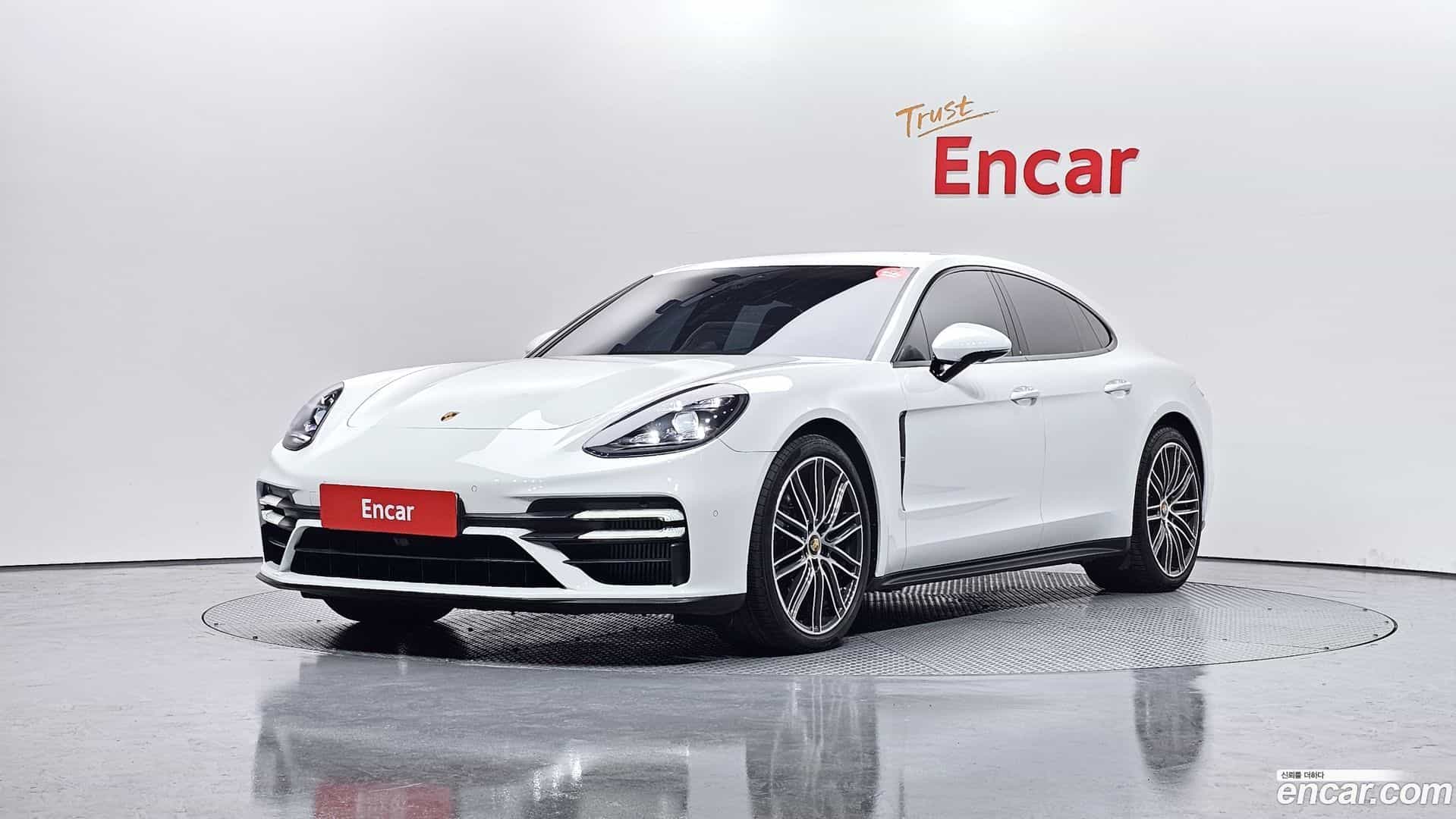 Panamera Porsche 2021.11-OUTER-001
