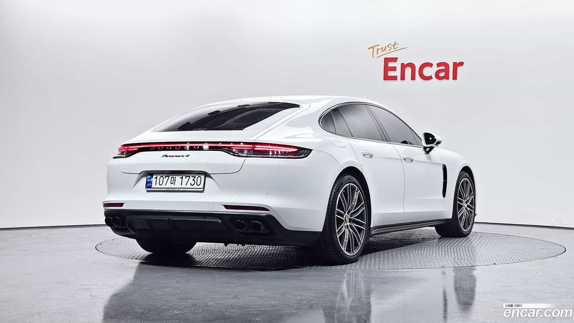 Panamera Porsche 2021.11-OUTER-002