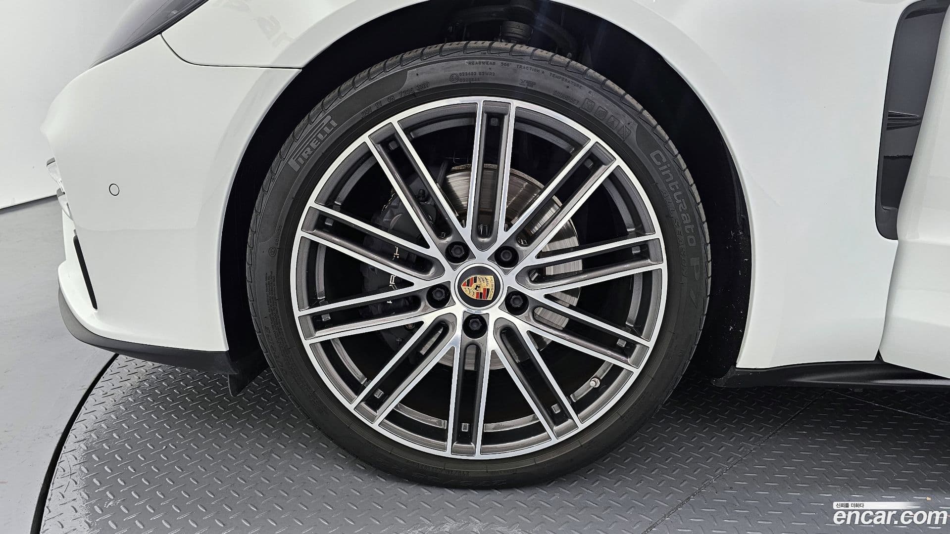 Main__Slider__Photo:Panamera Porsche 2021.11-4