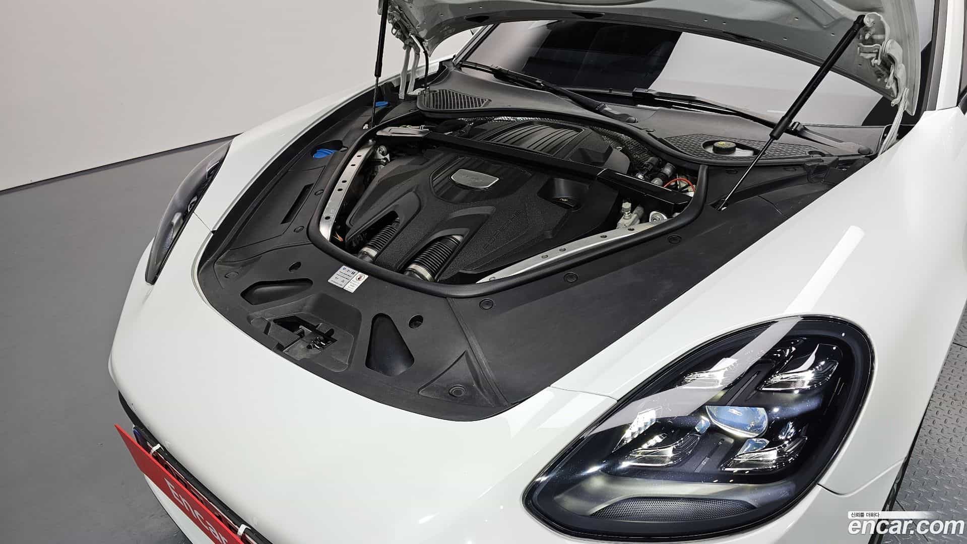 Panamera Porsche 2021.11-INNER-006