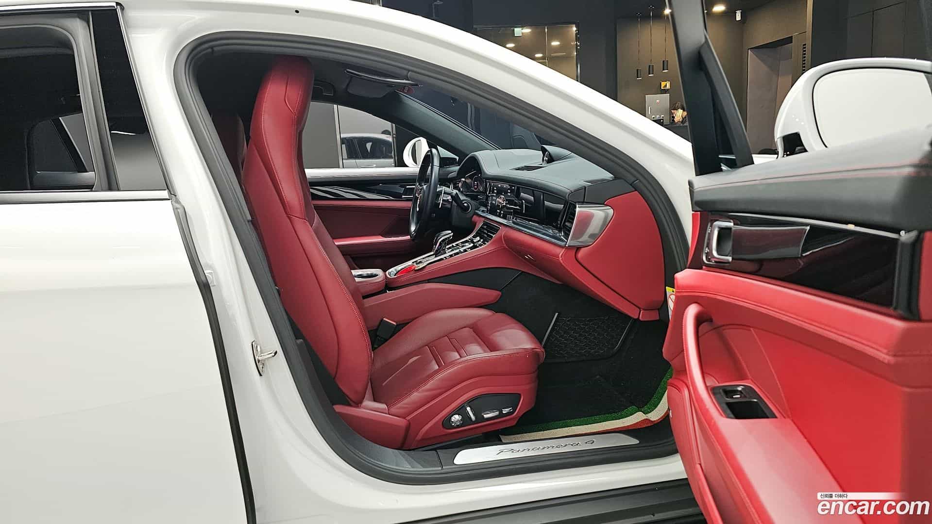 Panamera Porsche 2021.11-OPTION-015