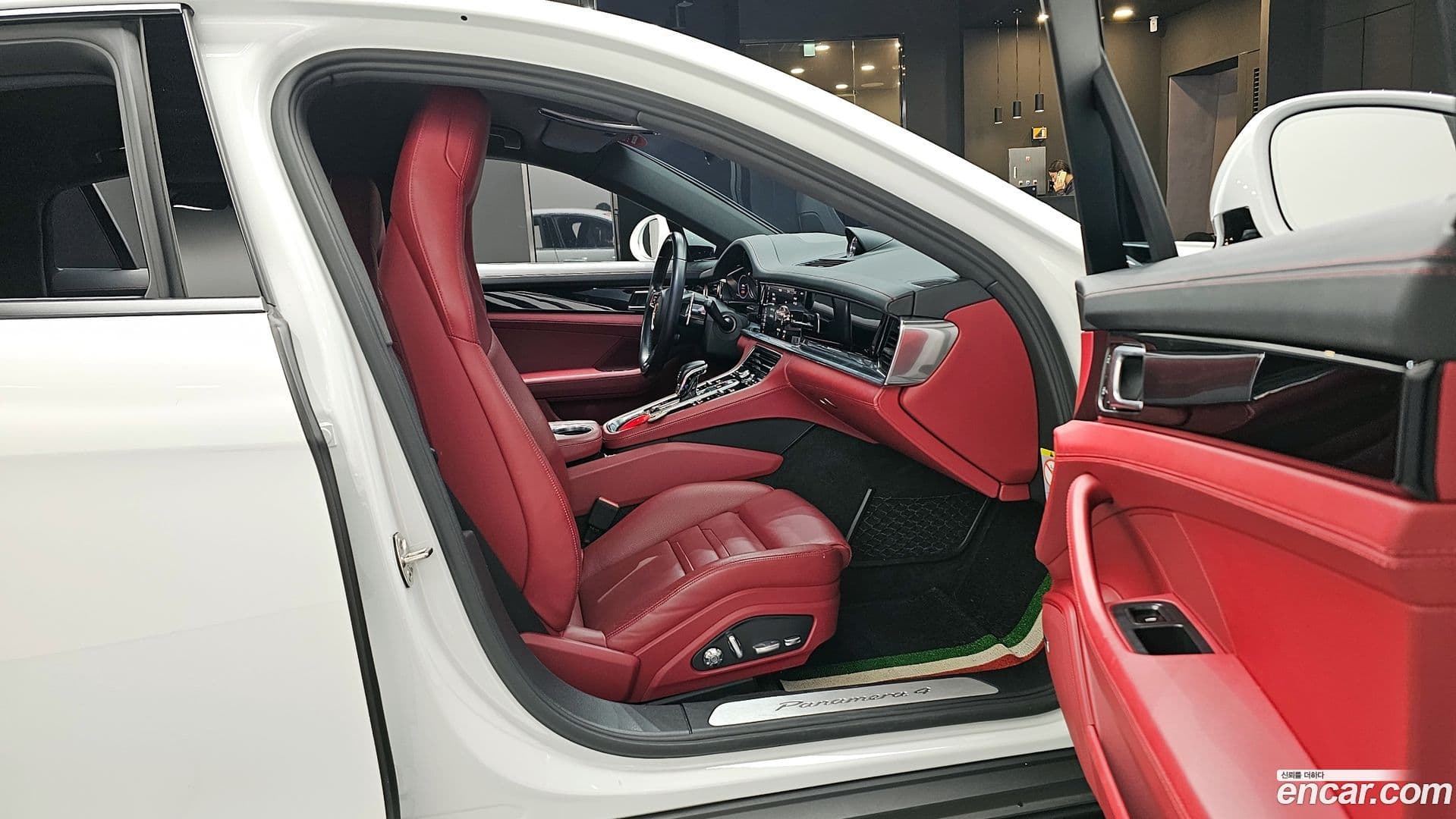 Main__Slider__Photo:Panamera Porsche 2021.11-10